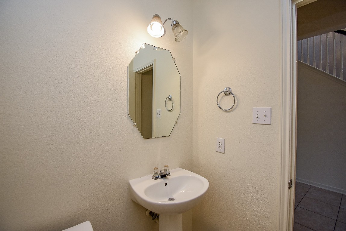 6323 Haddock Court Houston, TX 77041 - Photo 19 of 37