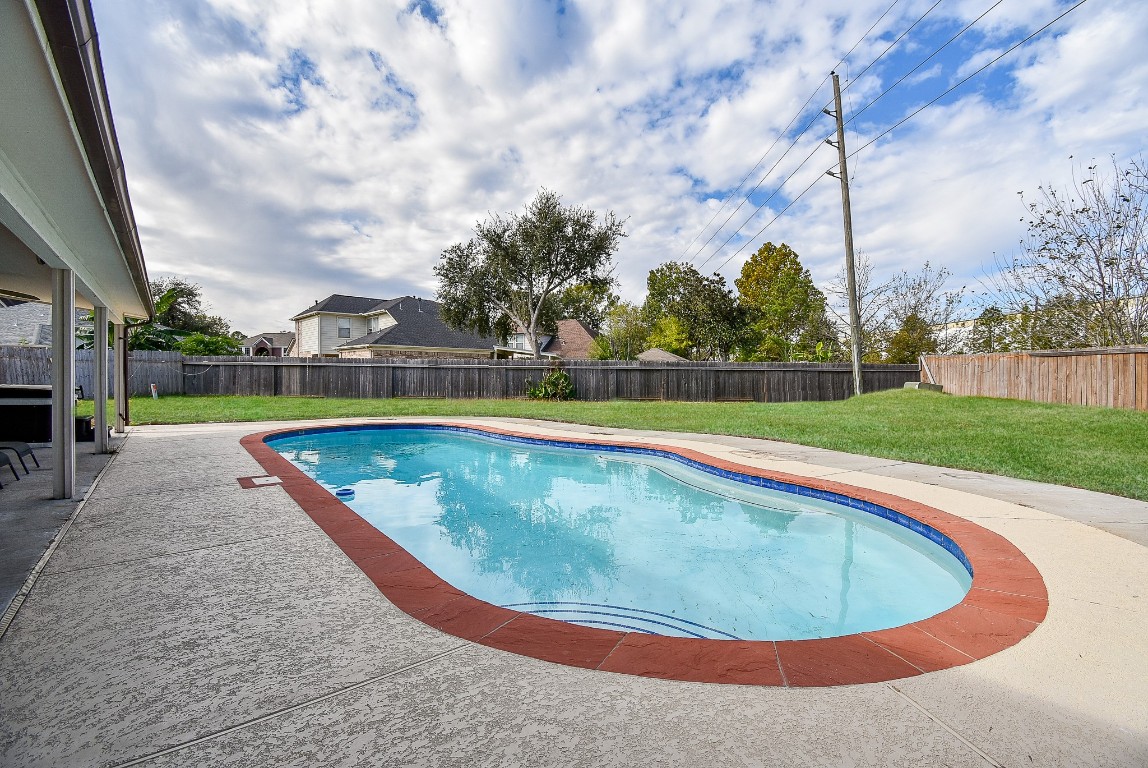 6323 Haddock Court Houston, TX 77041 - Photo 2 of 37