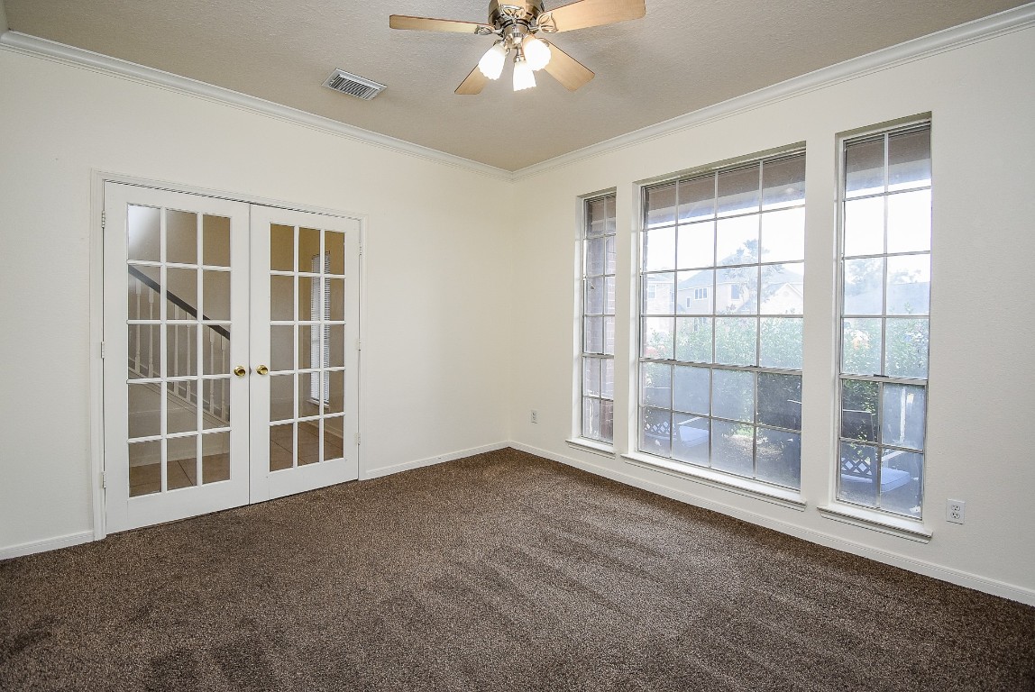 6323 Haddock Court Houston, TX 77041 - Photo 6 of 37