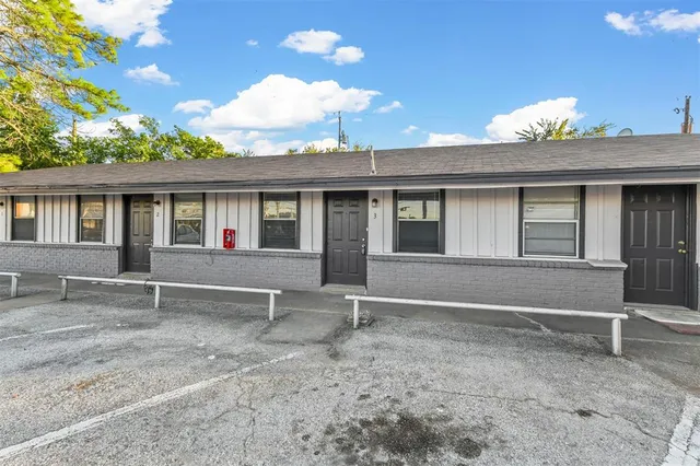 $795 | 1585 North Mill Street, Unit 6, Lewisville, TX 75057