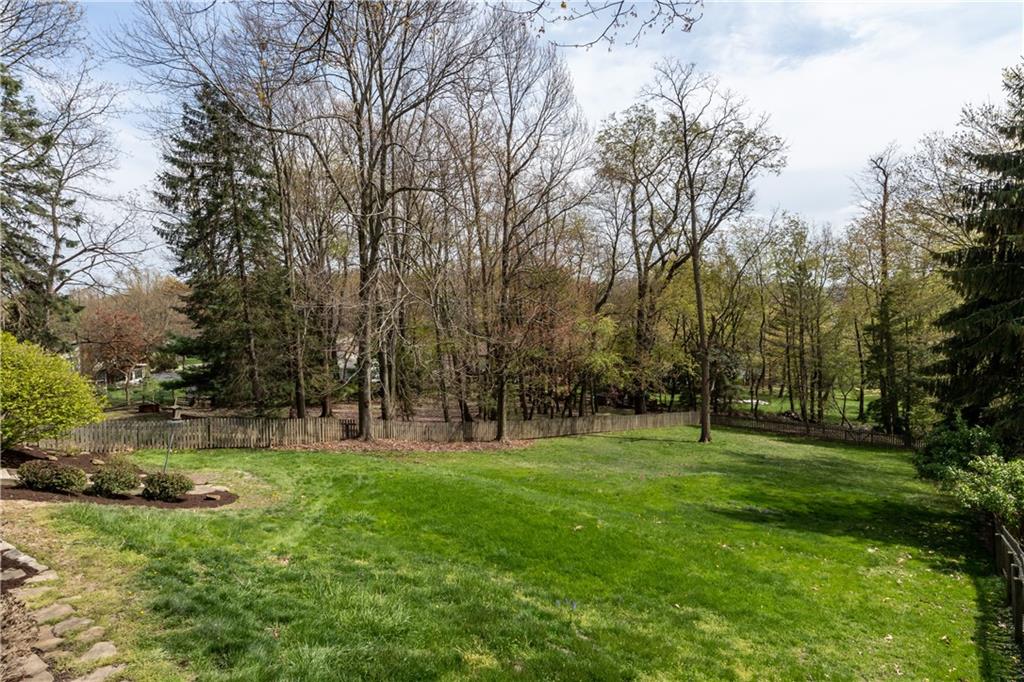 207 Pittview Road Pittsburgh, PA 15237 - Photo 3 of 25 Gallery Image 3