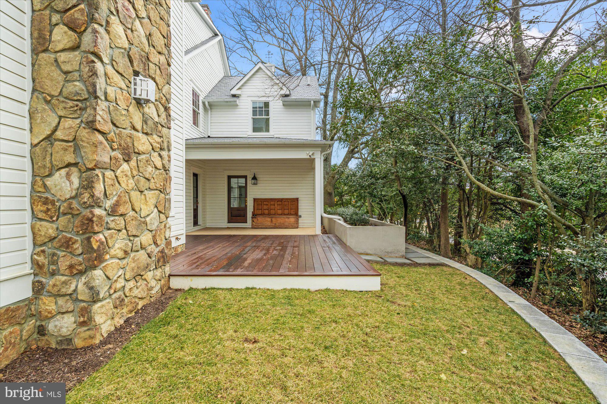 3612 North Glebe Road Arlington, VA 22207 - Photo 78 of 83 a front view of a house with garden