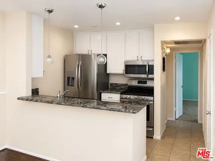 $480,000 | 18645 Hatteras Street, Unit 263, Tarzana, CA 91356