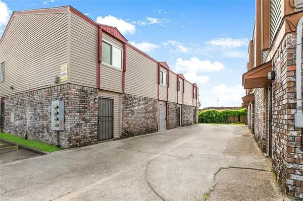 $429,900 | 6001-07 Tullis Drive, New Orleans, LA 70131