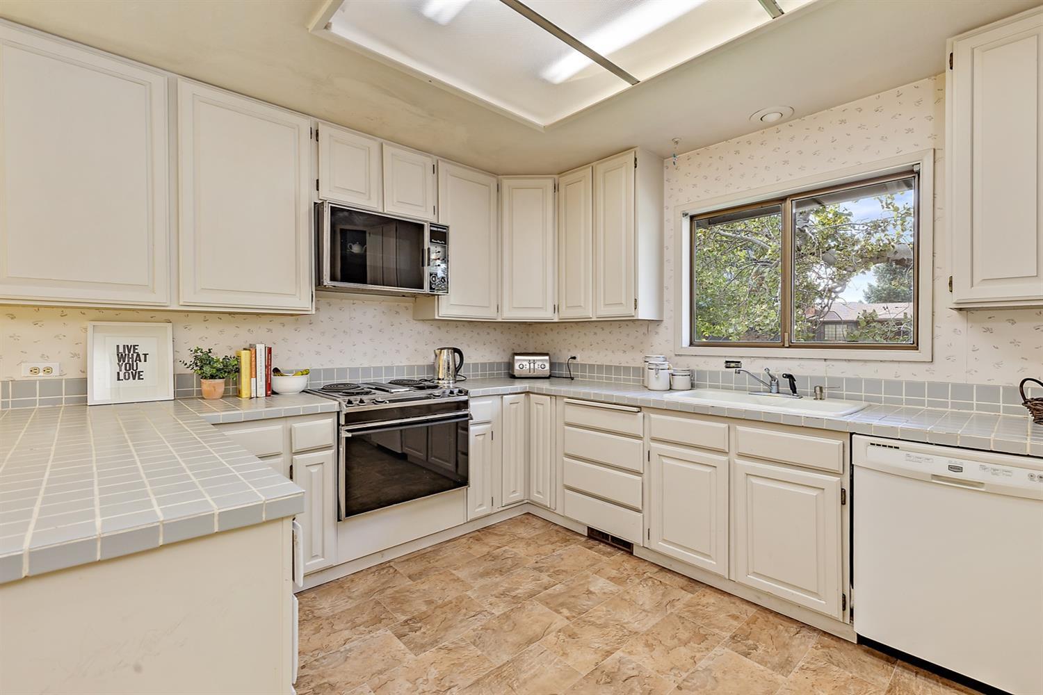 73 South Foothill Road Medford, OR 97504 - Photo 11 of 22 Additional Photo
