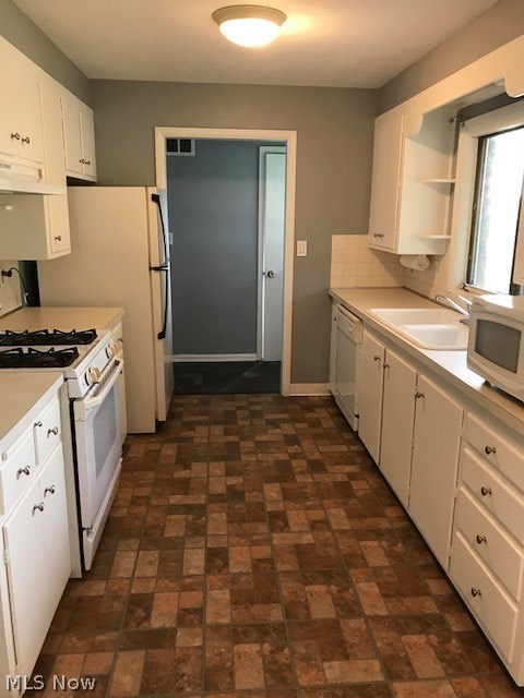 4614 College Road South Euclid, OH 44121 - Photo 13 of 34 kitchen