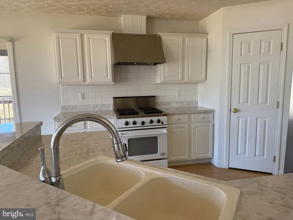 $430,000 | 19322 Old Dans Rock Road Southwest, Frostburg, MD 21532