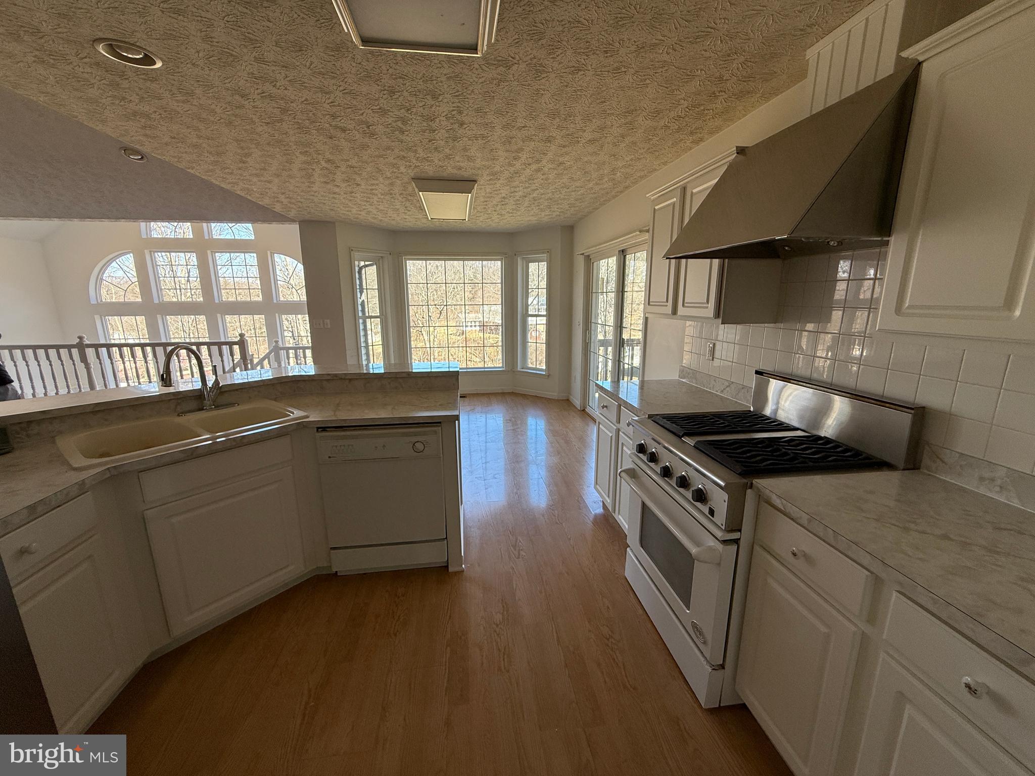 19322 Old Dans Rock Road Southwest Frostburg, MD 21532 - Photo 16 of 63 Kitchen