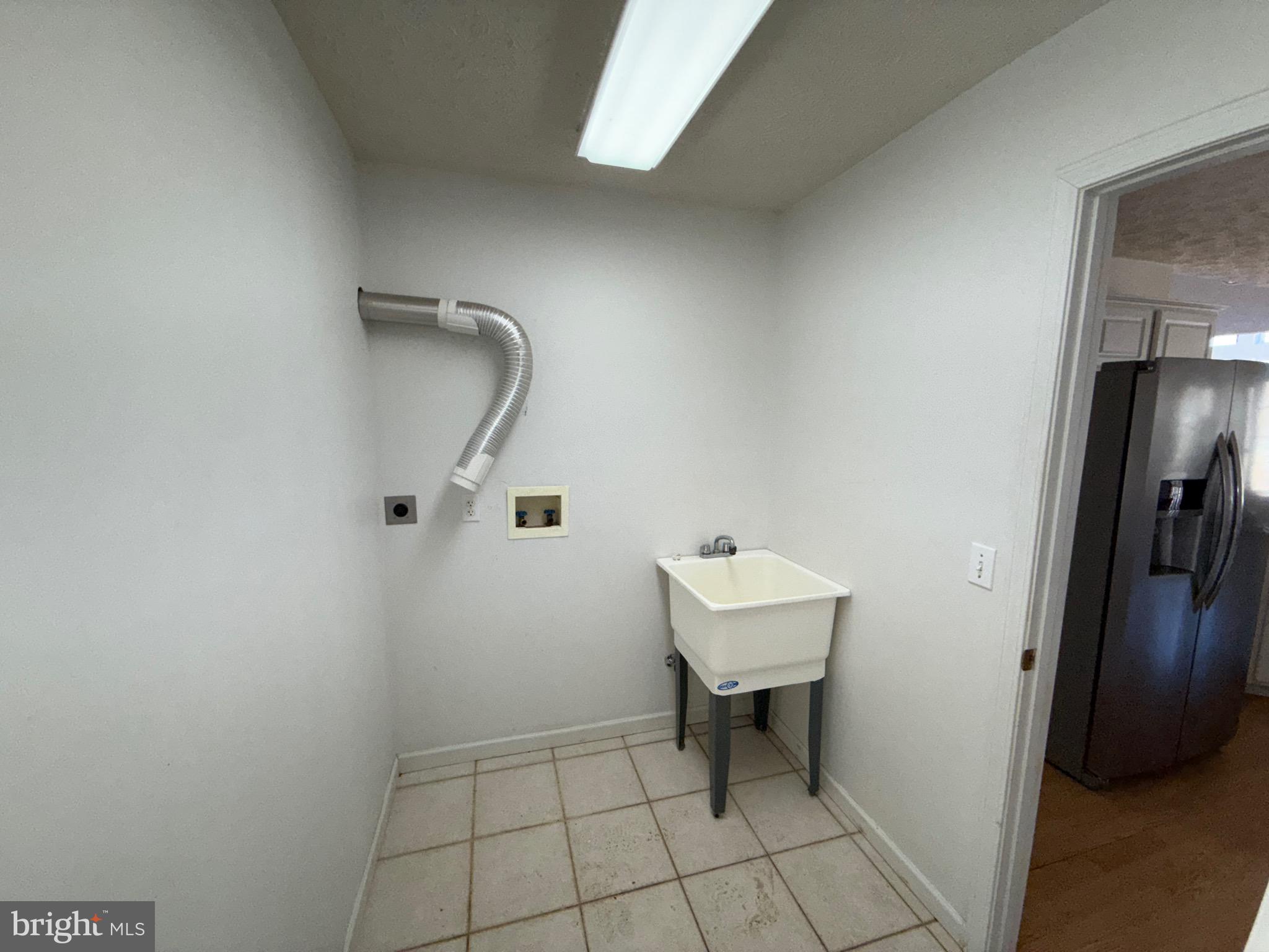 19322 Old Dans Rock Road Southwest Frostburg, MD 21532 - Photo 51 of 63 Main Level Laundry Room