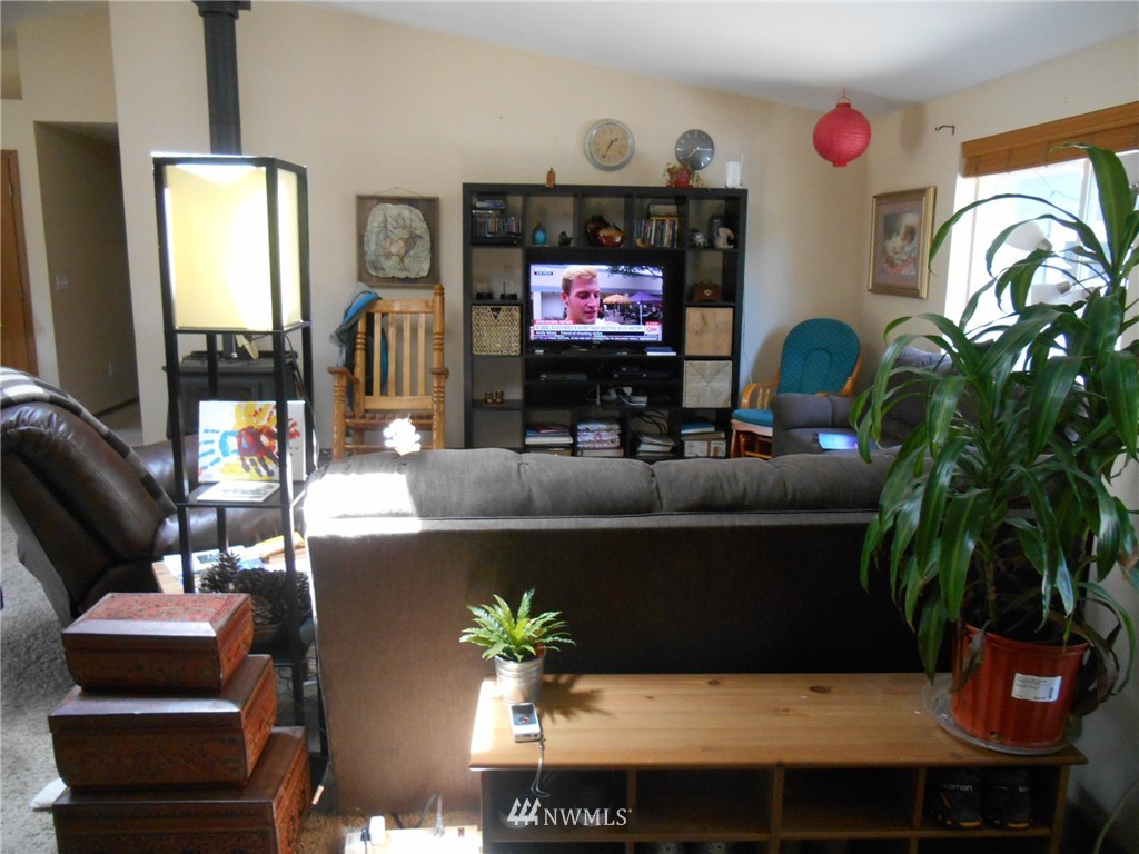 959 Elochoman Valley Road Cathlamet, WA 98612 - Photo 7 of 22 Gallery Image 7