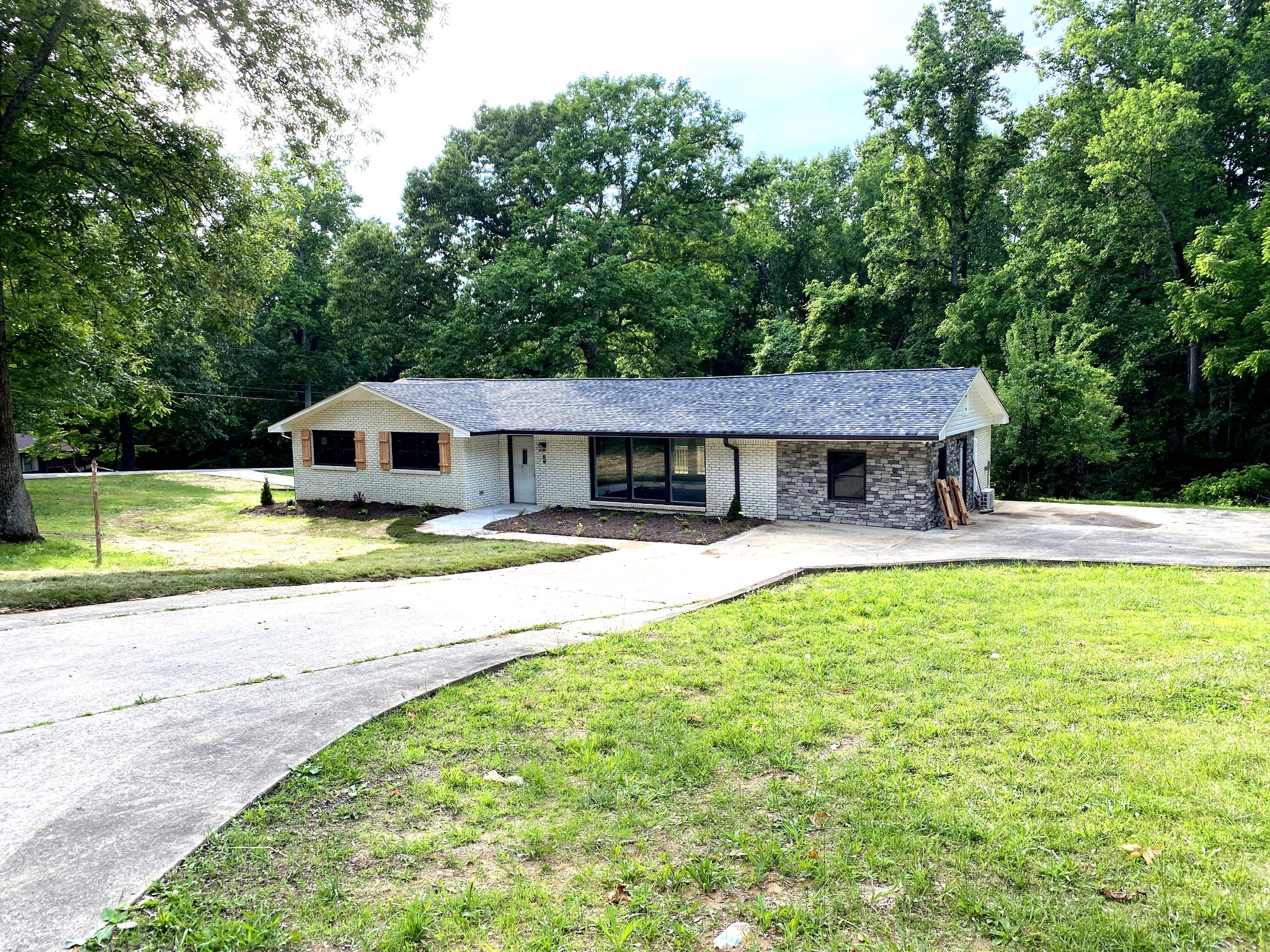 436 Sandy Road Dover, TN 37058 - Photo 1 of 14 Gallery Image 1