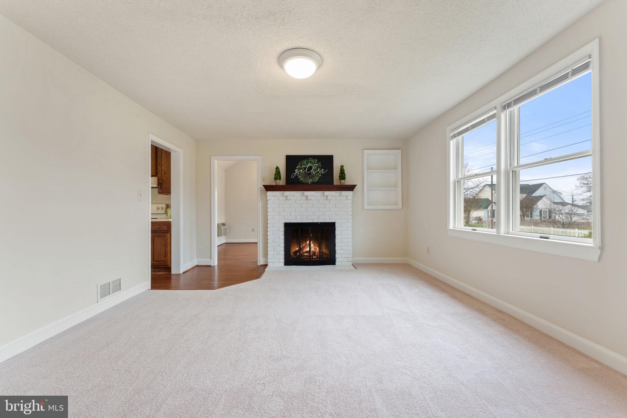 1406 F Street Woodbridge, VA 22191 - Photo 5 of 46 Wood-burning Fireplace