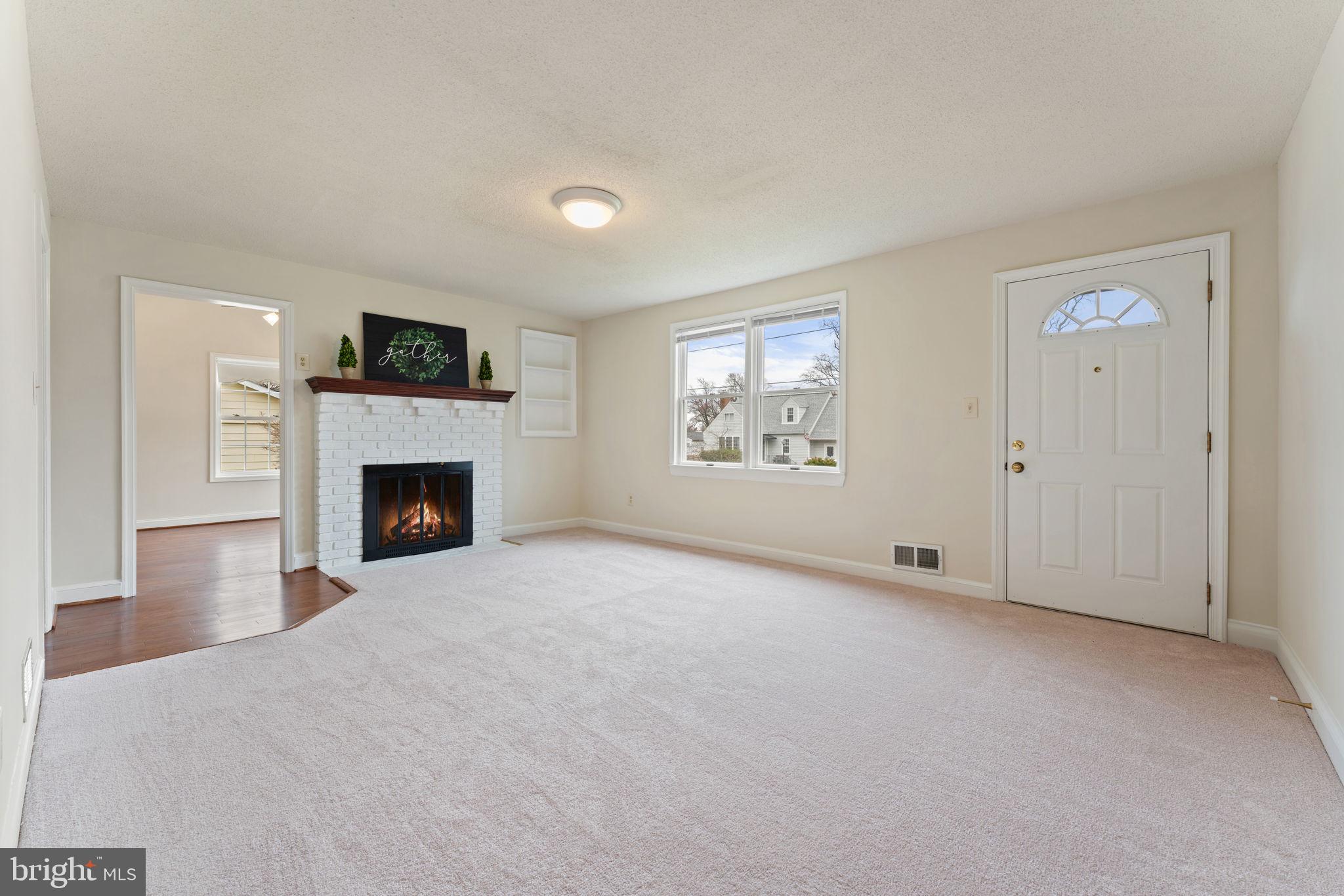 1406 F Street Woodbridge, VA 22191 - Photo 6 of 46 Living Room