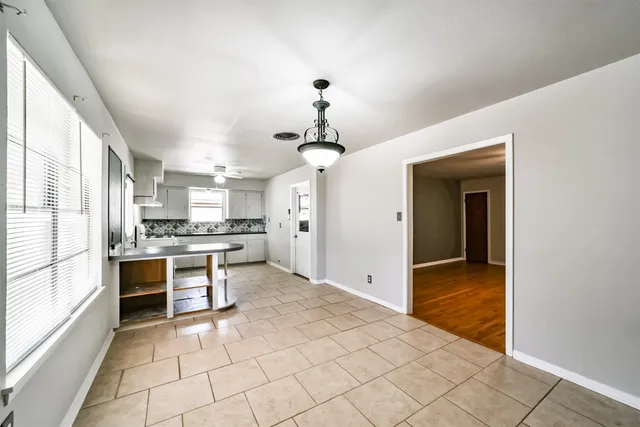 $1,750 | 610 South Belknap Street, Sugar Land, TX 77478