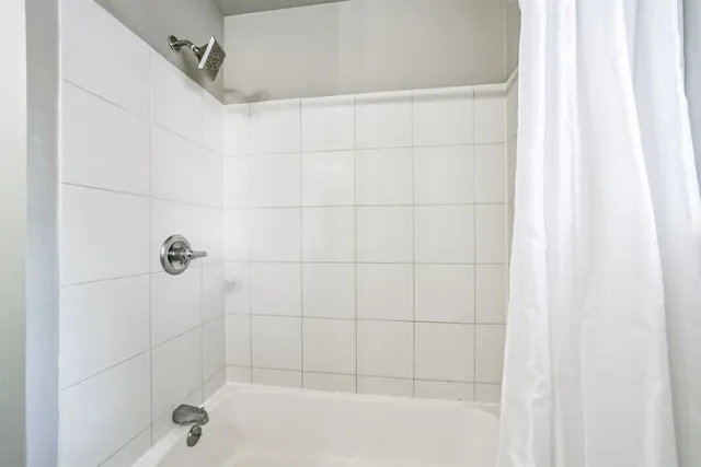 $1,750 | 610 South Belknap Street, Sugar Land, TX 77478