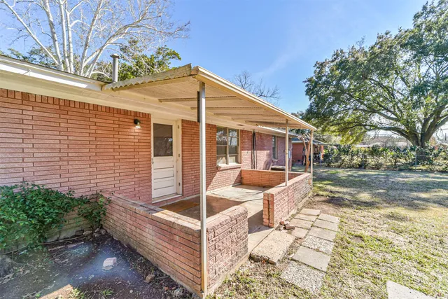 $1,750 | 610 South Belknap Street, Sugar Land, TX 77478