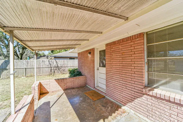 $1,750 | 610 South Belknap Street, Sugar Land, TX 77478