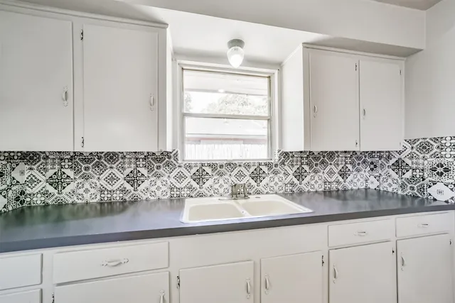 $1,750 | 610 South Belknap Street, Sugar Land, TX 77478