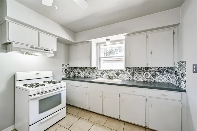 $1,750 | 610 South Belknap Street, Sugar Land, TX 77478