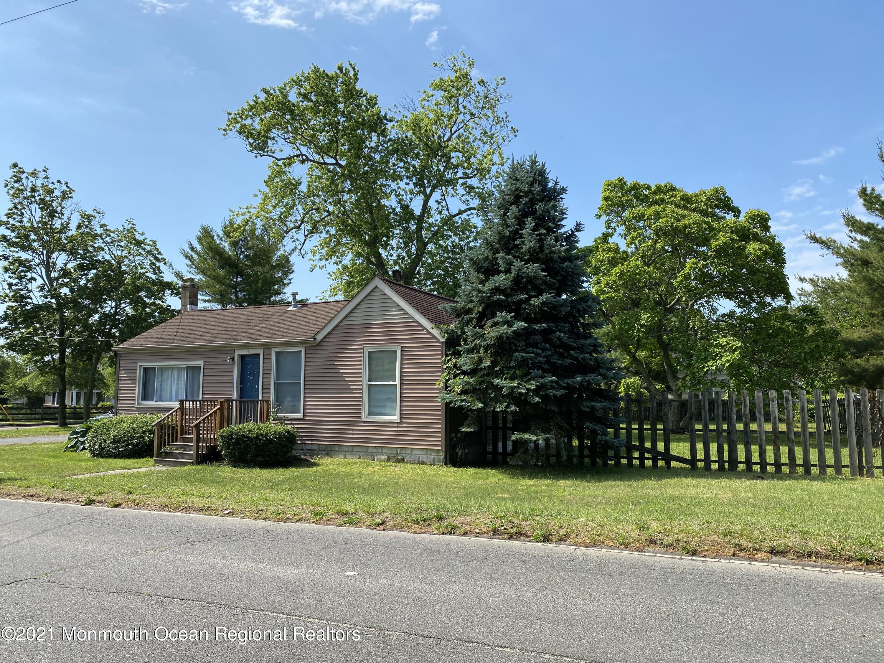 101 Stage Road Little Egg Harbor, NJ 08087 - Photo 23 of 33 Front Corner View 2