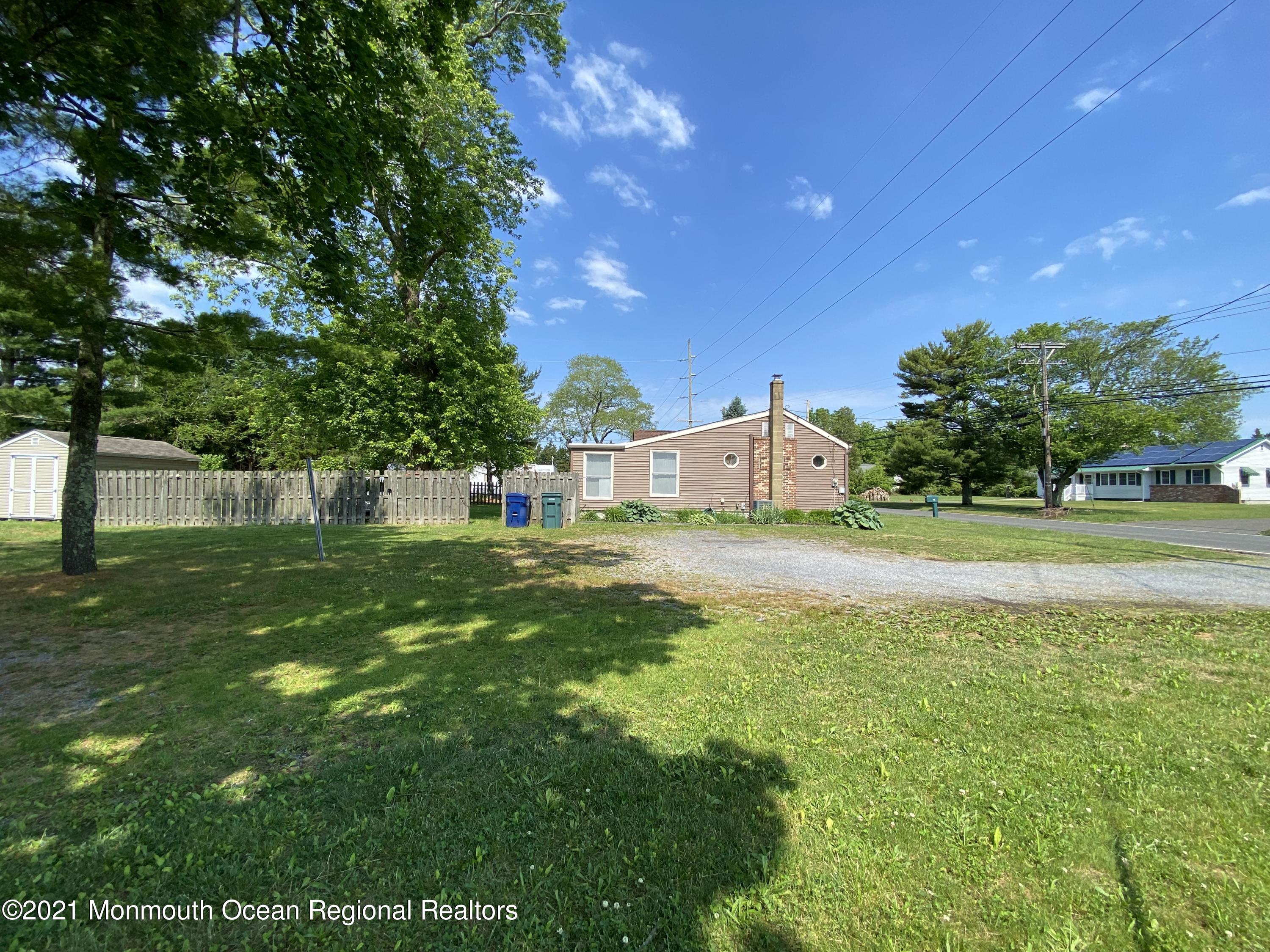 101 Stage Road Little Egg Harbor, NJ 08087 - Photo 27 of 33 Side yard other view