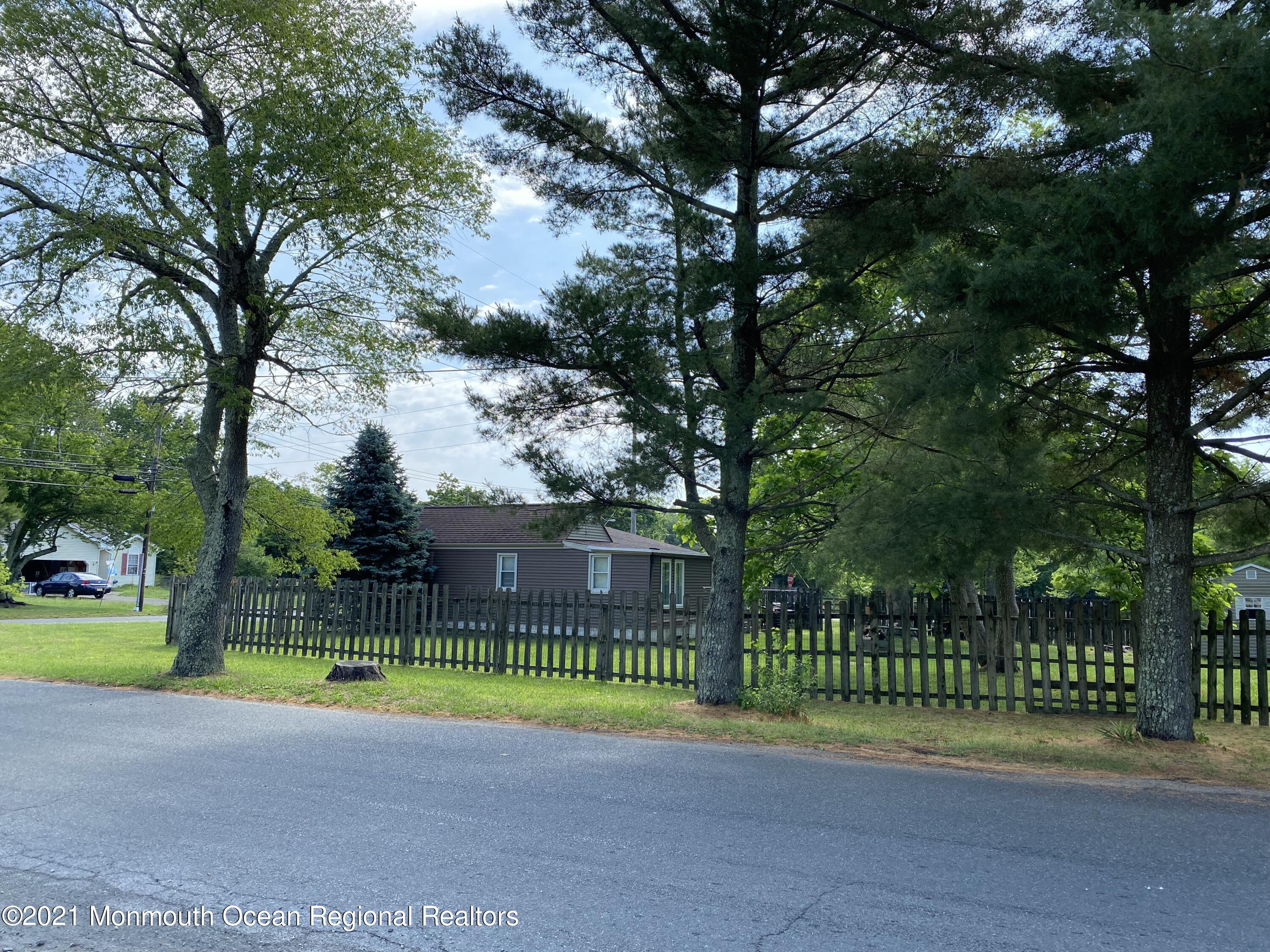 101 Stage Road Little Egg Harbor, NJ 08087 - Photo 31 of 33 Side View
