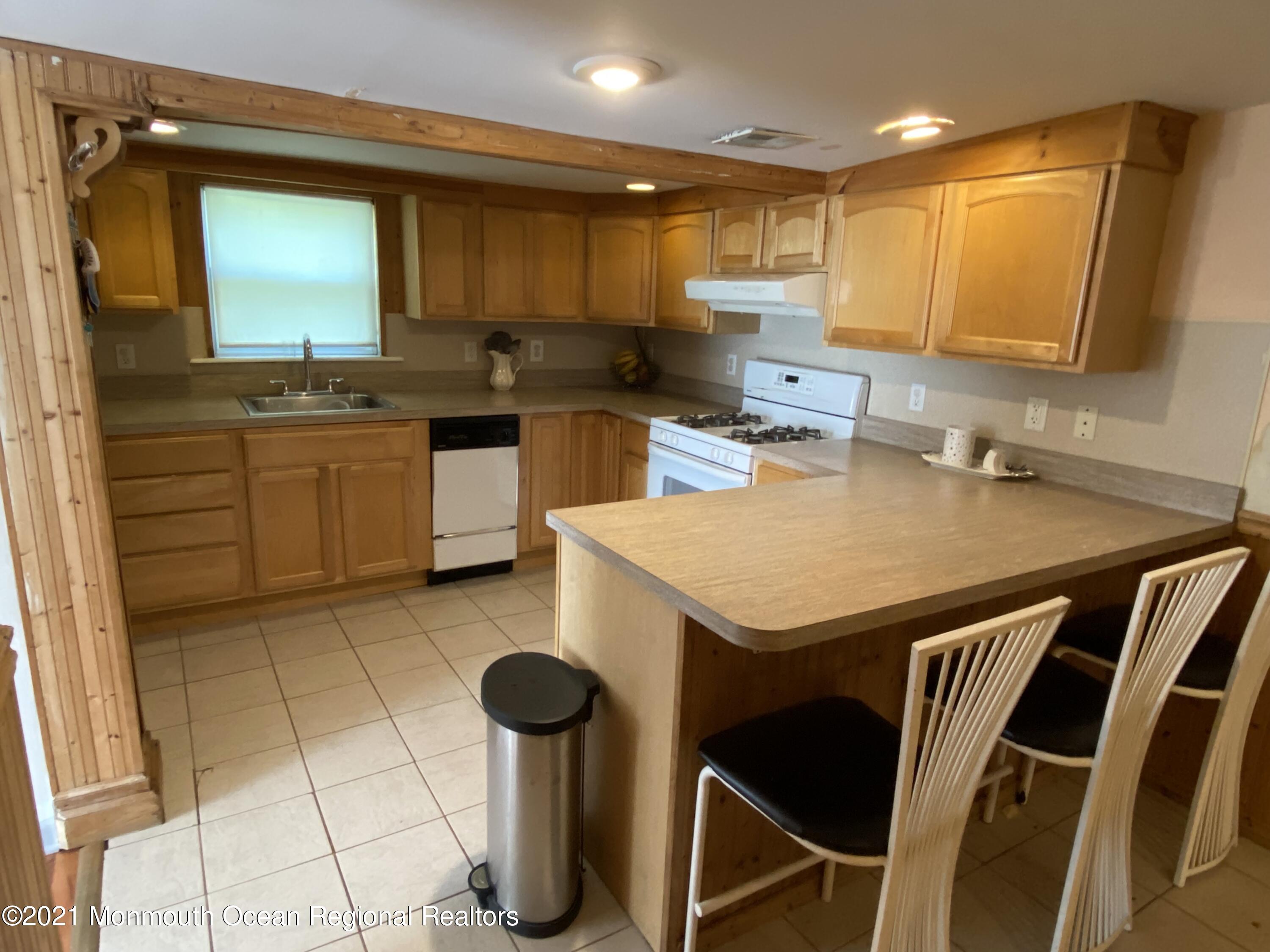 101 Stage Road Little Egg Harbor, NJ 08087 - Photo 9 of 33 Kitchen 4
