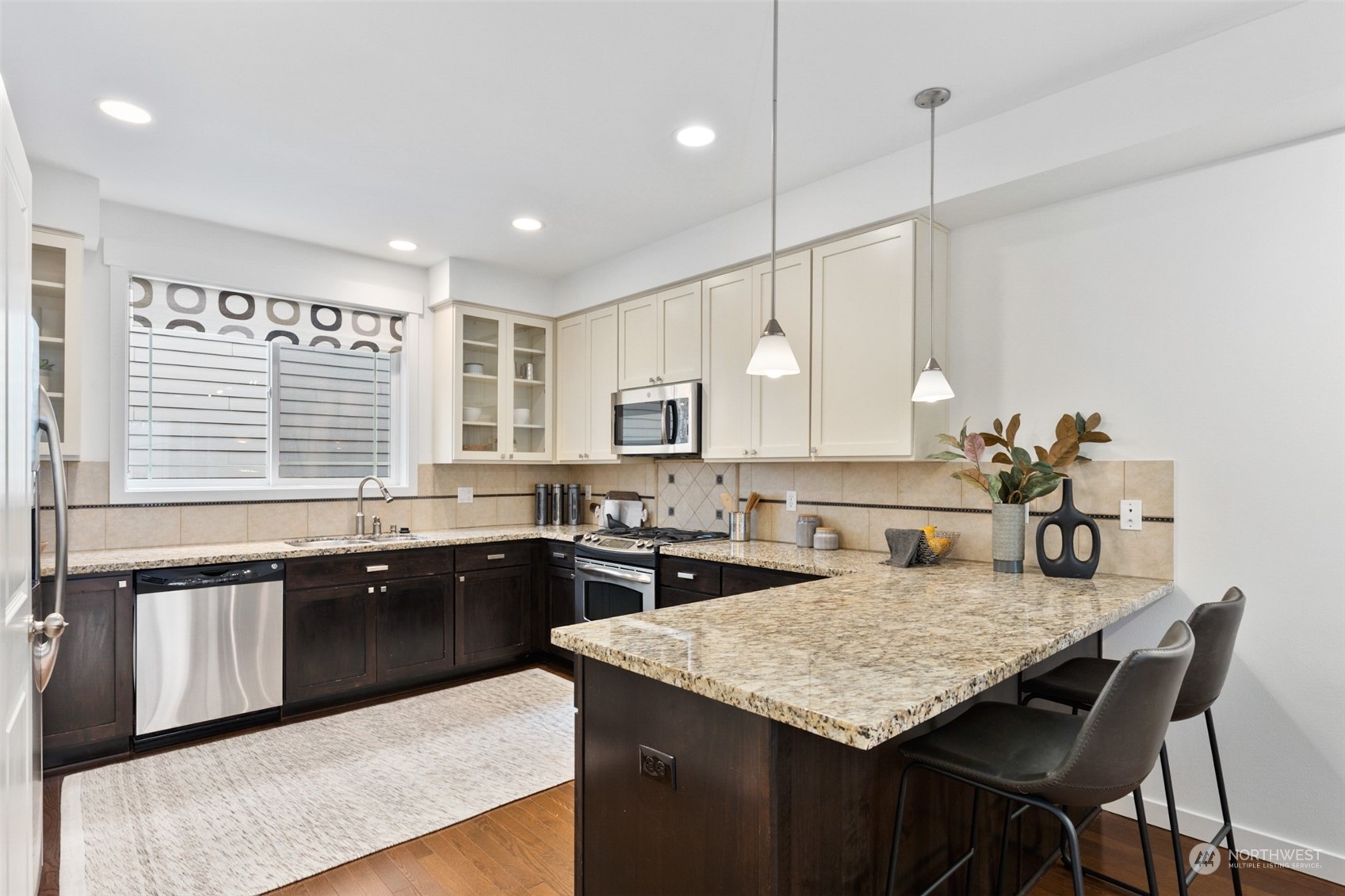 1402 East Olive Street Seattle, WA 98122 - Photo 4 of 31