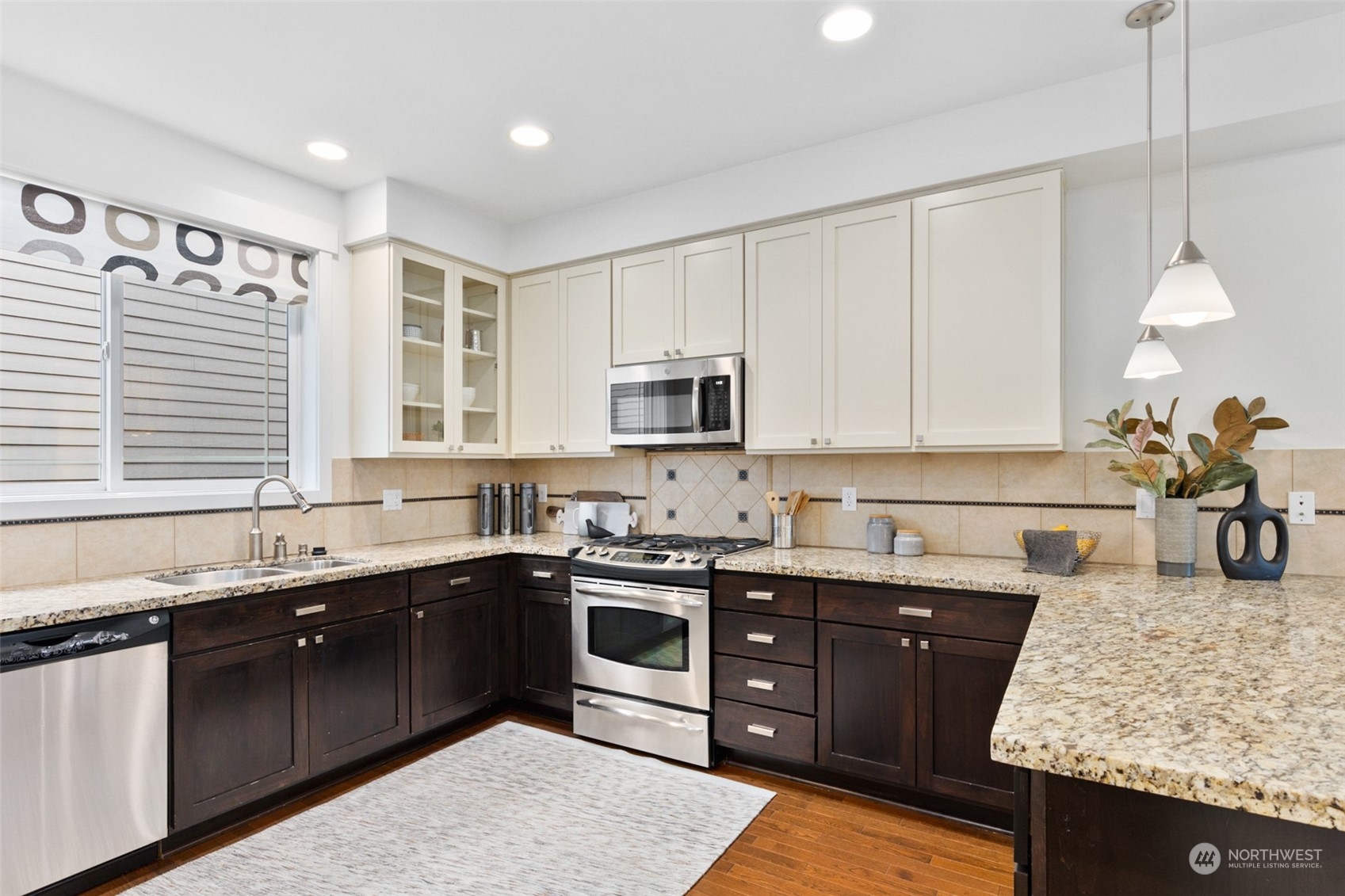 1402 East Olive Street Seattle, WA 98122 - Photo 5 of 31