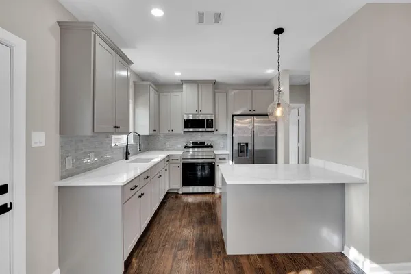 $294,900 | 401 Poplar Street, Italy, TX 76651