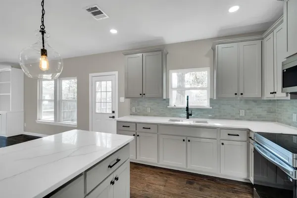 $294,900 | 401 Poplar Street, Italy, TX 76651