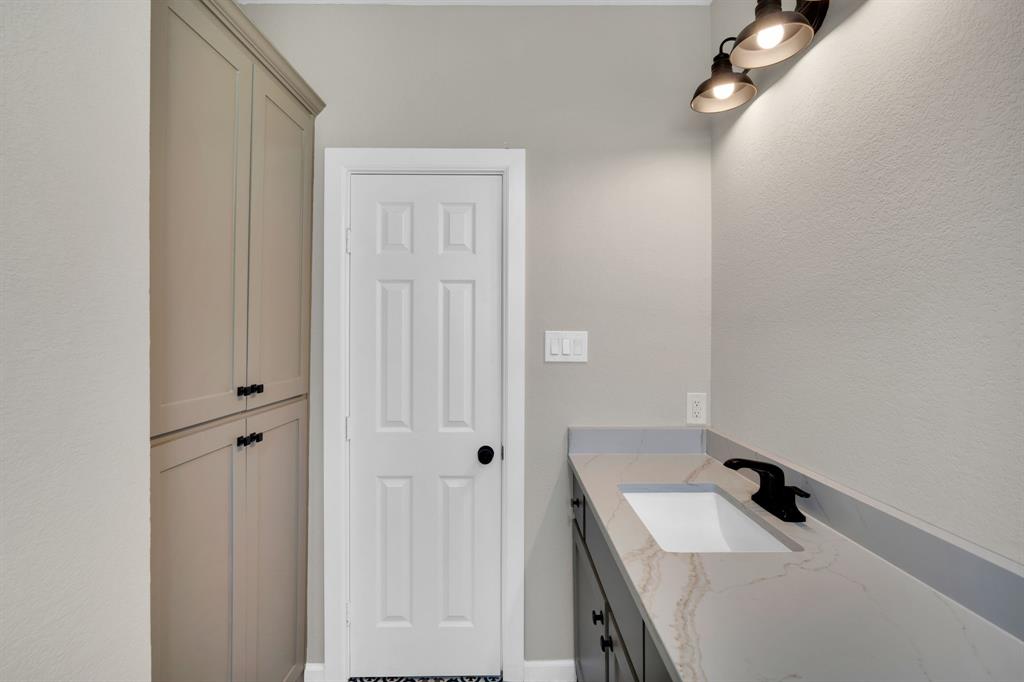 401 Poplar Street Italy, TX 76651 - Photo 18 of 29