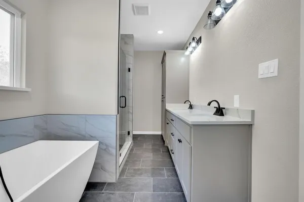 $294,900 | 401 Poplar Street, Italy, TX 76651