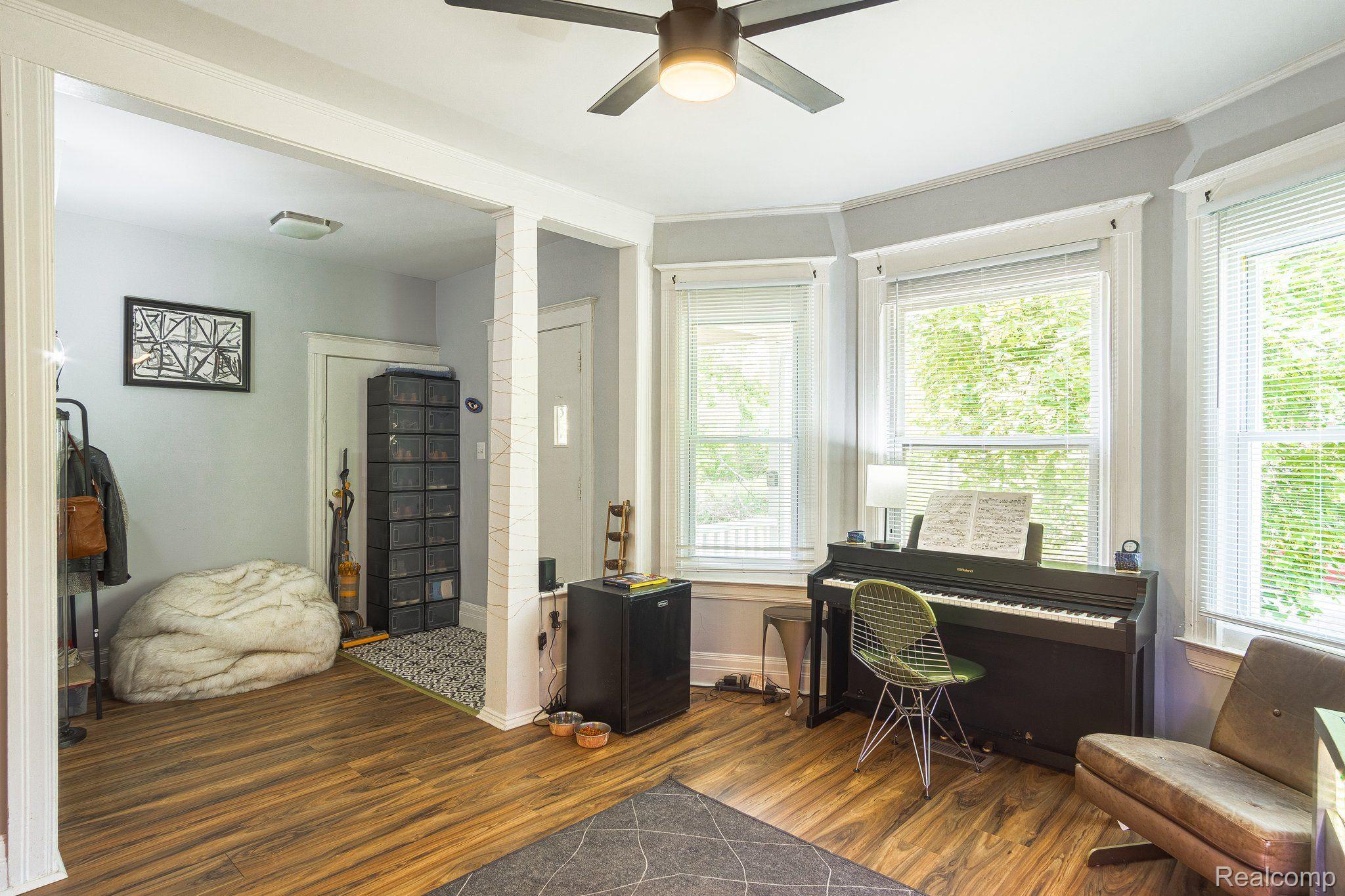 8062 Ruedisale Court Detroit, MI 48214 - Photo 12 of 44 Gallery Image 12