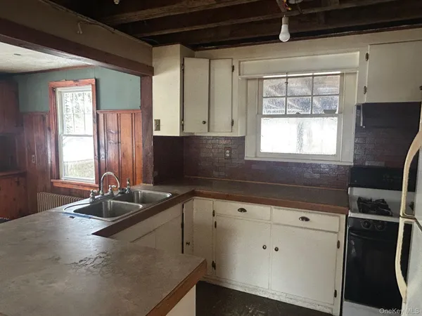 $360,000 | 6 Erin Court, Cornwall, NY 12518