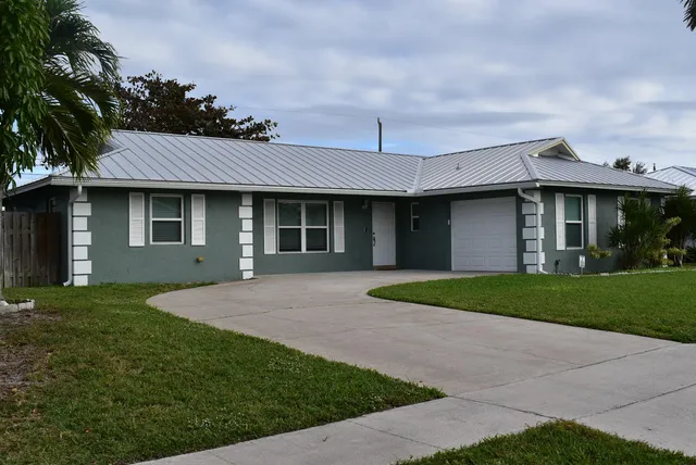 $3,800 | 826 Palama Way, Lantana, FL 33462