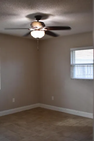 $3,800 | 826 Palama Way, Lantana, FL 33462