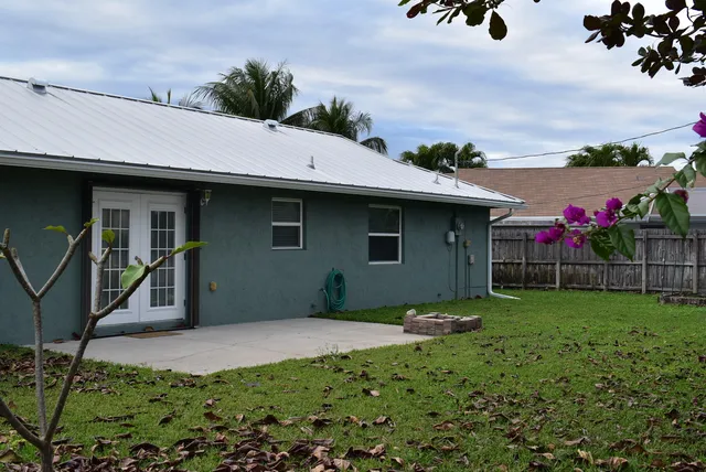 $3,800 | 826 Palama Way, Lantana, FL 33462