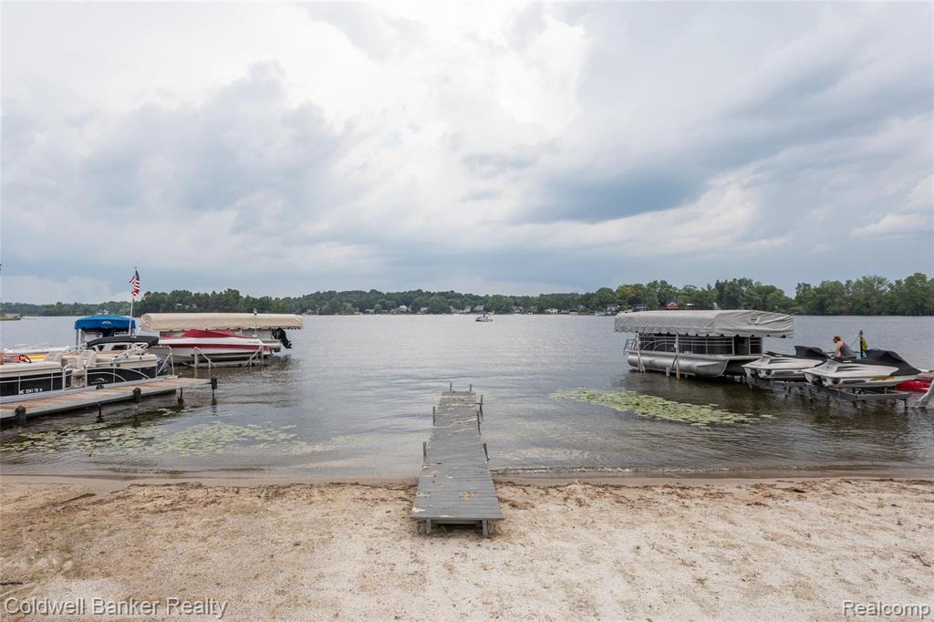 8315 Hilton Road Brighton, MI 48114 - Photo 41 of 43