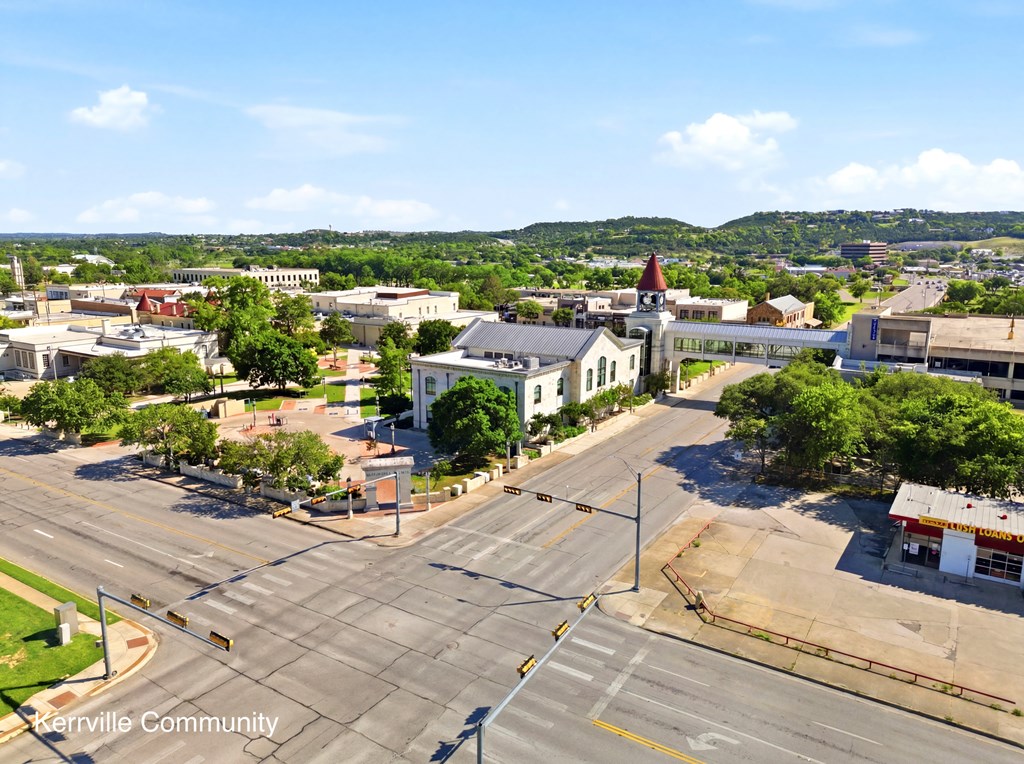 2011 Athens Avenue Kerrville, TX 78028 - Photo 49 of 54