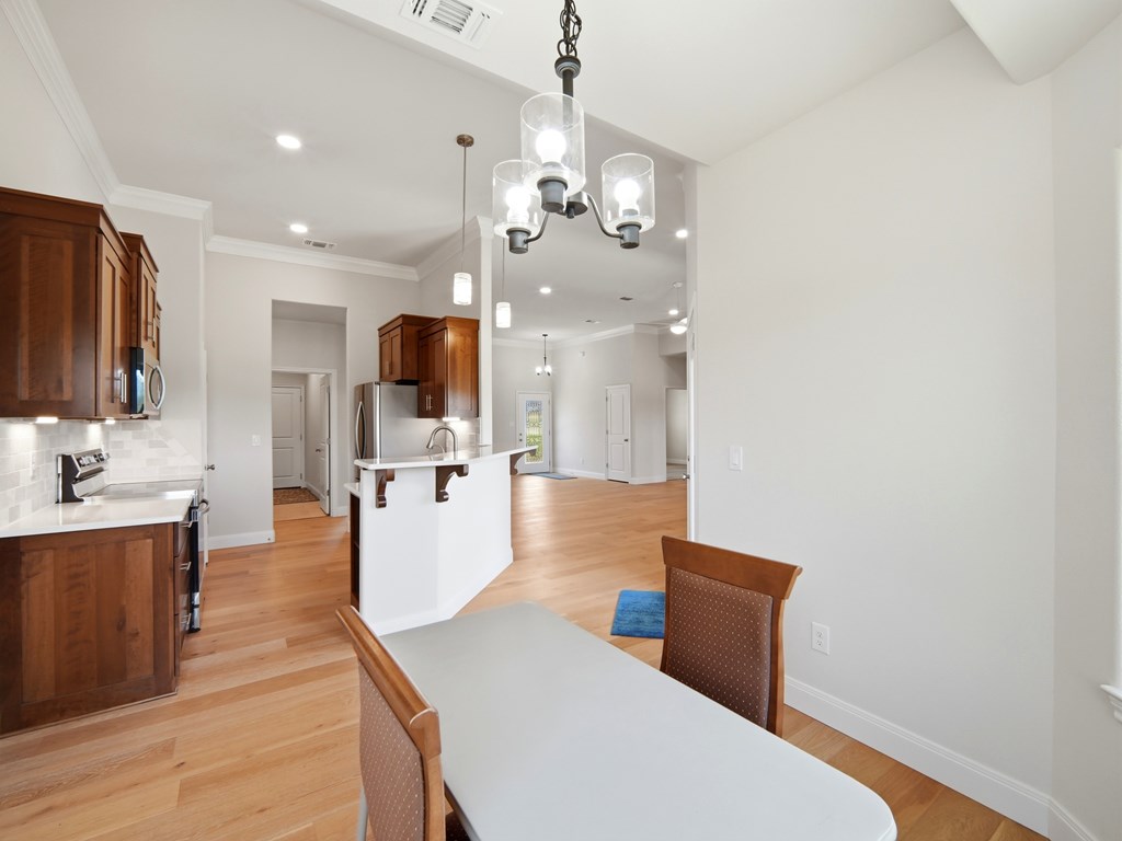 2011 Athens Avenue Kerrville, TX 78028 - Photo 10 of 54