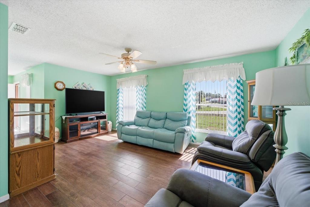 6307 Kingway Lane Spring Hill, FL 34608 - Photo 4 of 17