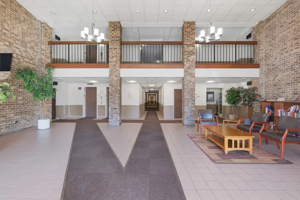 $1,400 | 1460 Fairlane Drive, Unit 228, Schaumburg, IL 60193