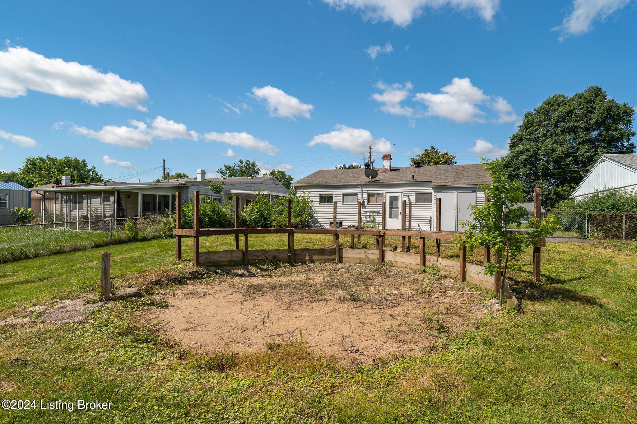 4815 Raven Road Louisville, KY 40213 - Photo 20 of 21 6-web-or-mls-4815-raven-rd