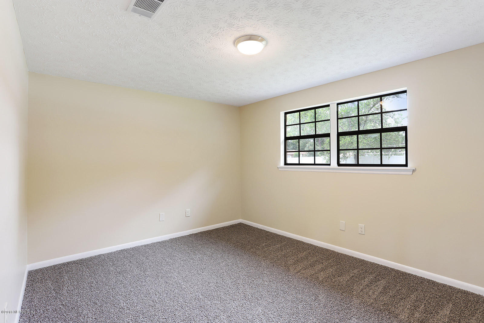 8545 Ruckman Avenue Jacksonville, FL 32221 - Photo 18 of 25 018_1600x1067_mls_1600x1067