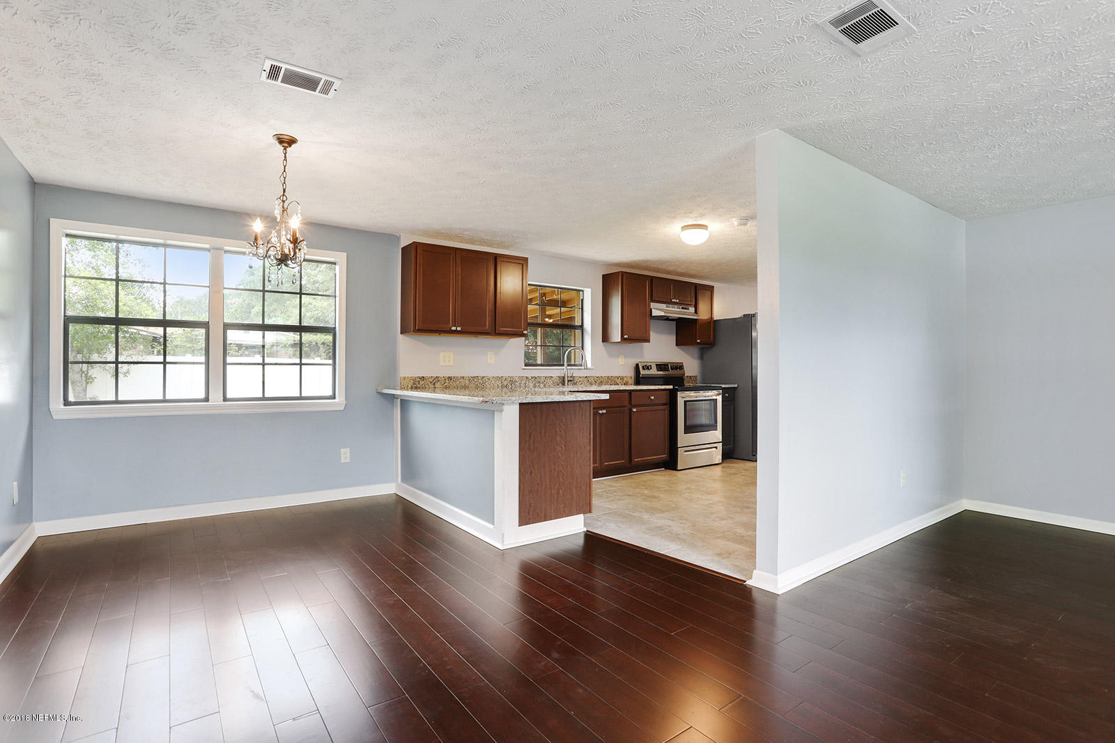 8545 Ruckman Avenue Jacksonville, FL 32221 - Photo 7 of 25 007_1600x1067_mls_1600x1067