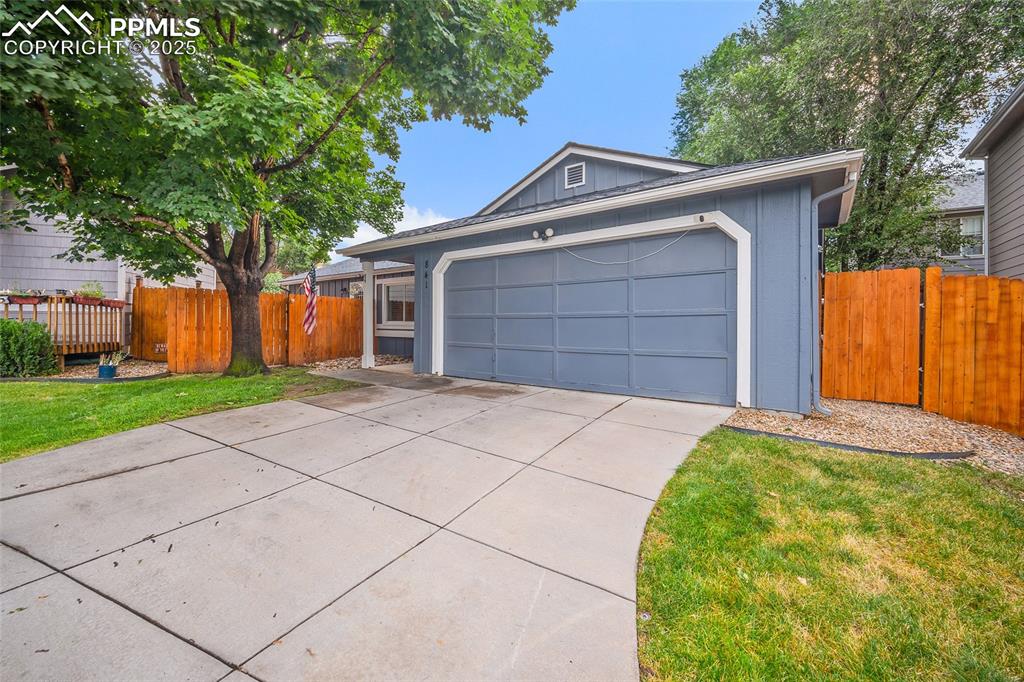 841 Dawn Break Loop Colorado Springs, CO 80910 - Photo 2 of 38