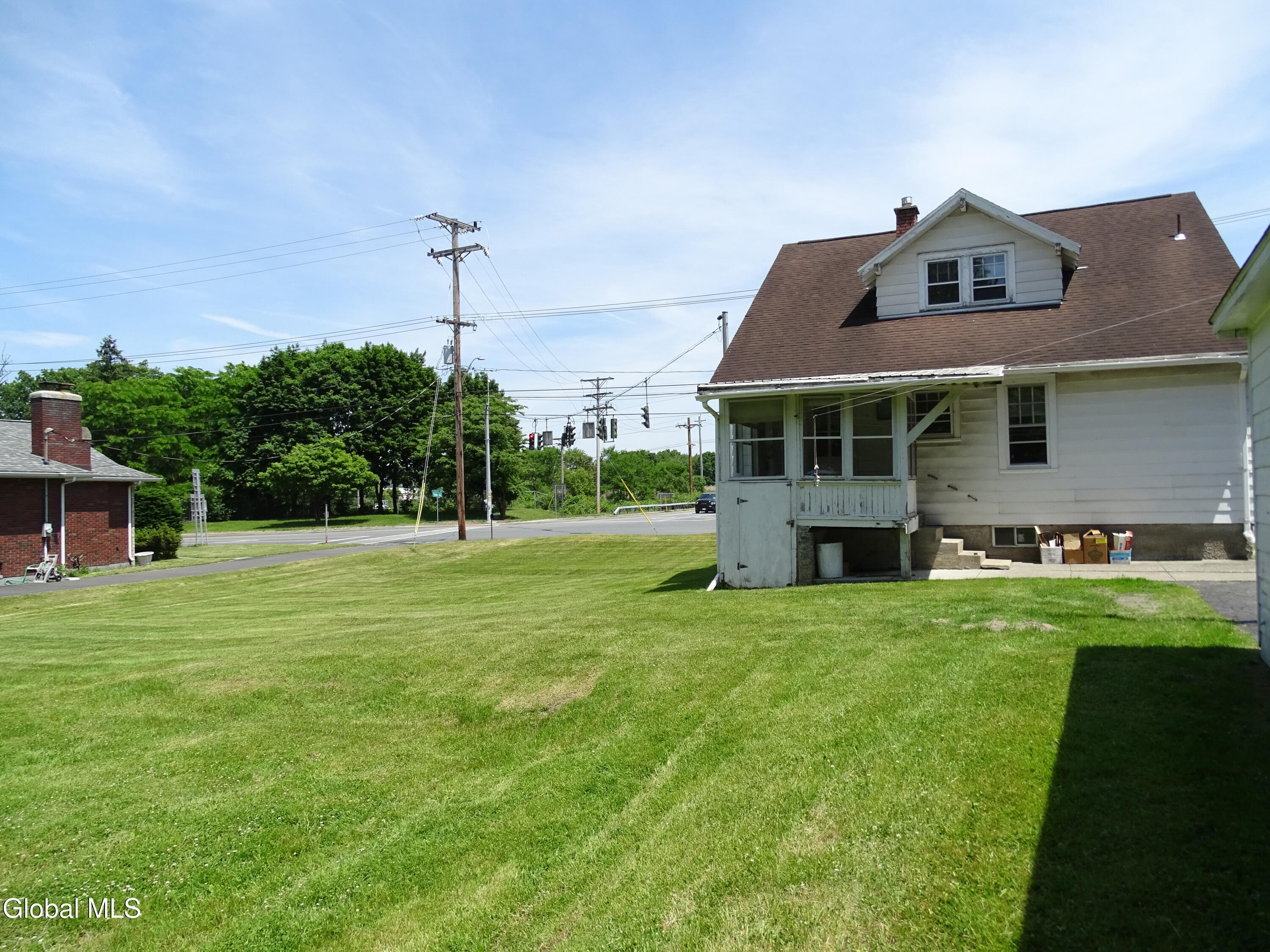 90 Cohoes Road Colonie, NY 12189 - Photo 6 of 29 DSC01487