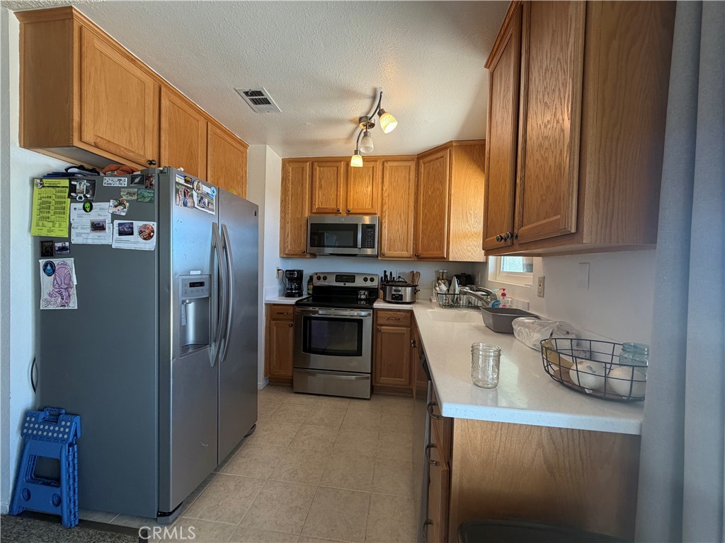 13129 Clement Edwards, CA 93523 - Photo 8 of 41 Gallery Image 8