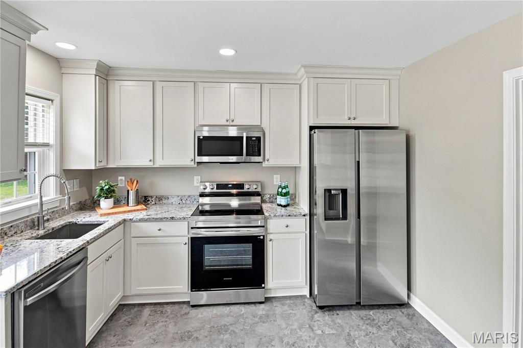 12305 Conway Road Creve Coeur, MO 63141 - Photo 6 of 28 Gallery Image 6